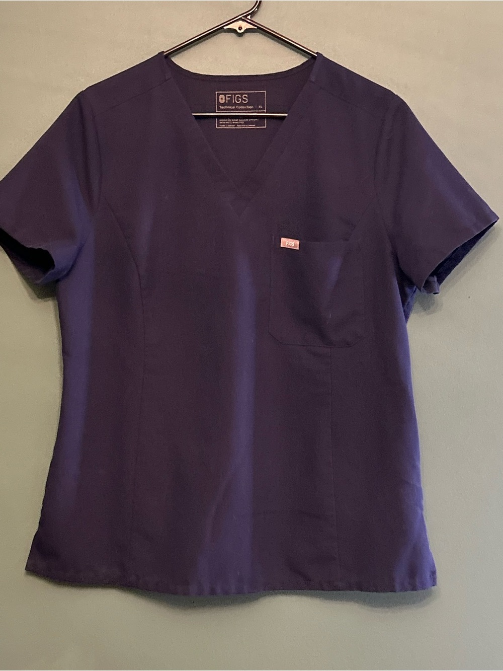 FIGS Navy Blue Catarina One-Pocket Scrub Top - Size XL